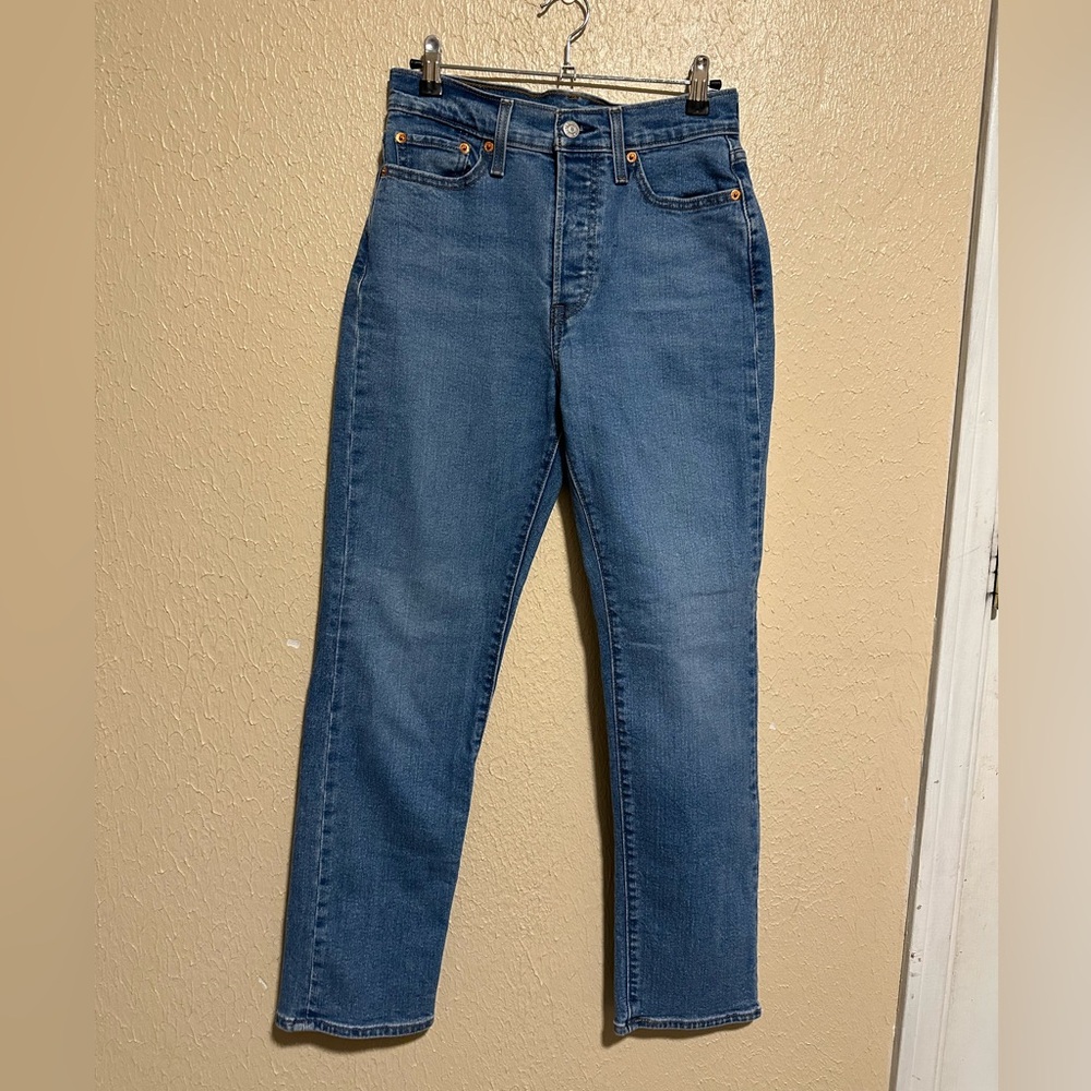Levi's Women's Wedgie Straight Leg Denim High-Rise Jeans Size 27 Medium Wash